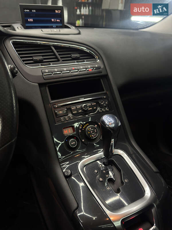 Микровэн Peugeot 5008 2011 в Львове