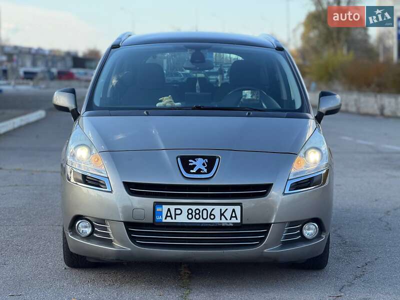 Peugeot 5008 2012