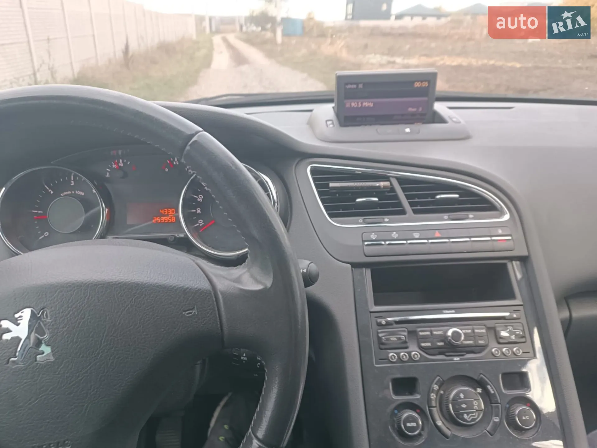 2011 Peugeot 5008 - мініатюра 14