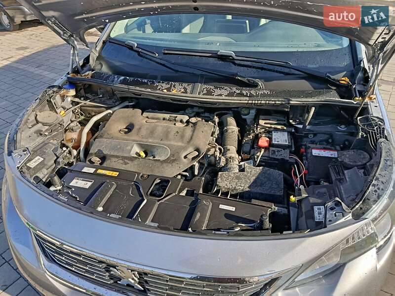 Внедорожник / Кроссовер Peugeot 5008 2017 в Бродах фото 10 Внедорожник / Кроссовер Peugeot 5008 2017 в Бродах