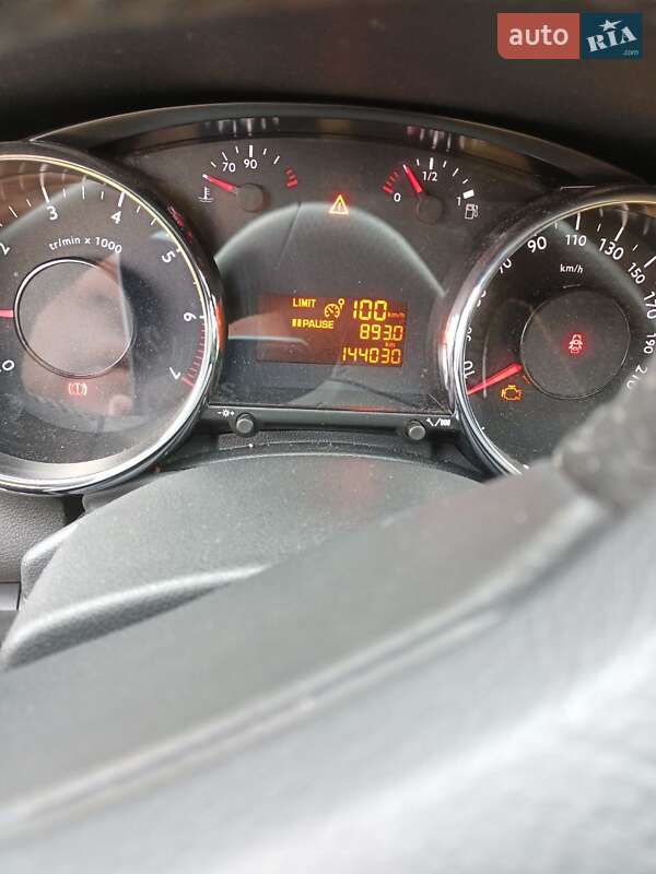 Микровэн Peugeot 5008 2013 в Житомире