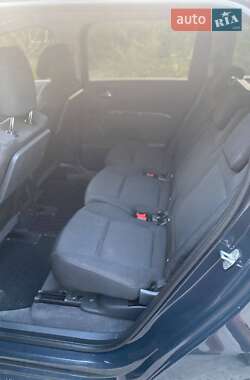 Мікровен Peugeot 5008 2010 в Володимирі