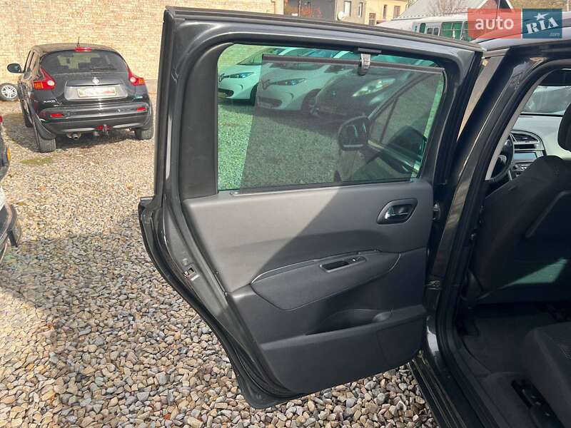 Микровэн Peugeot 5008 2015 в Коломые