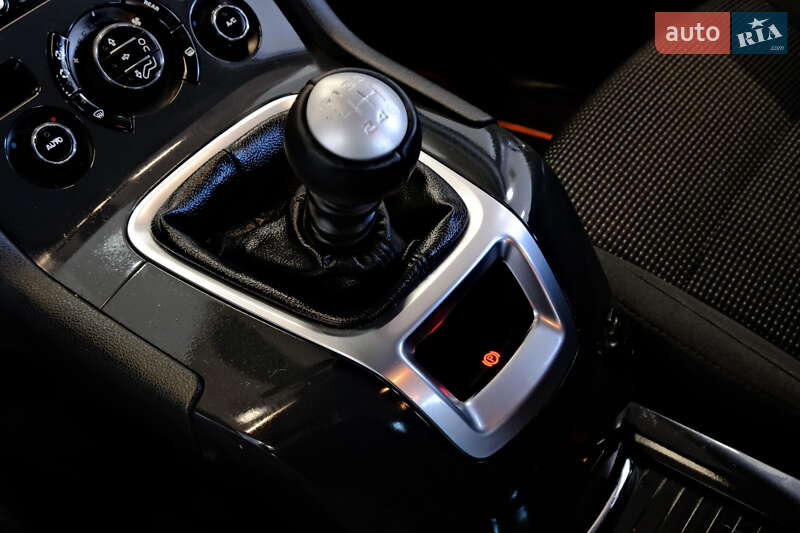 Микровэн Peugeot 5008 2014 в Одессе