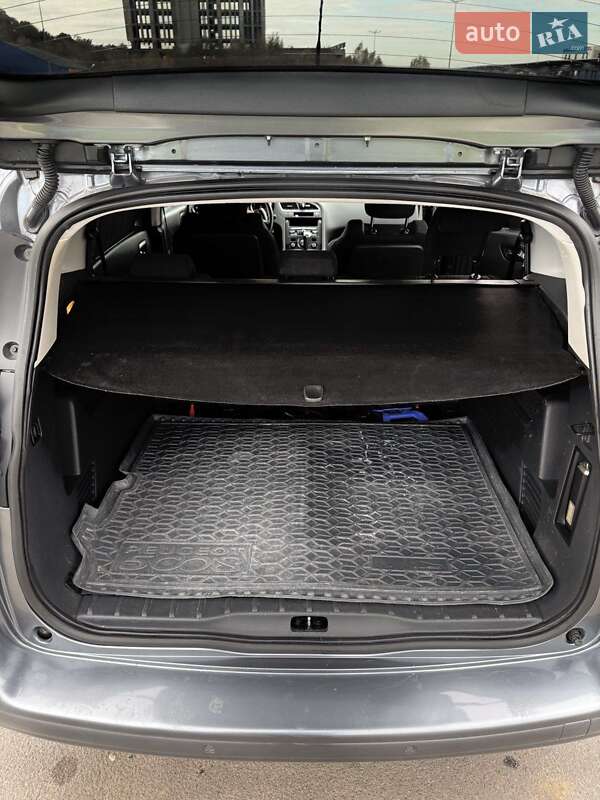 Микровэн Peugeot 5008 2011 в Львове фото 3 Микровэн Peugeot 5008 2011 в Львове