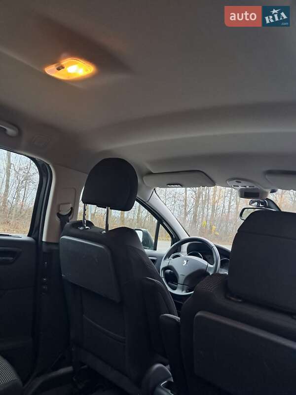 Мікровен Peugeot 5008 2011 в Козятині