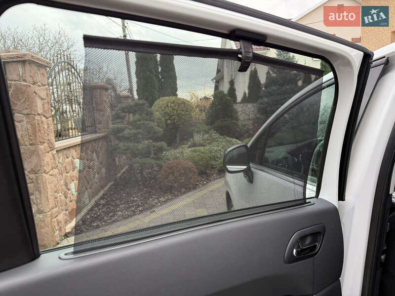 Микровэн Peugeot 5008 2012 в Тернополе