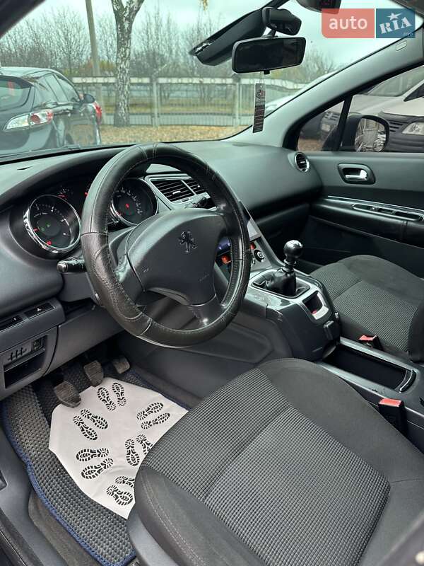 Микровэн Peugeot 5008 2010 в Смеле