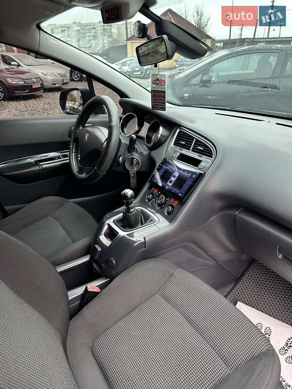 Микровэн Peugeot 5008 2010 в Смеле