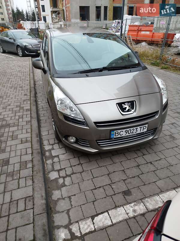 Peugeot 5008 2011 Peugeot 5008 2011