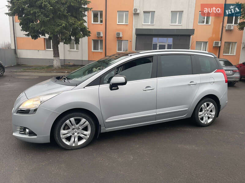 Микровэн Peugeot 5008 2011 в Ровно