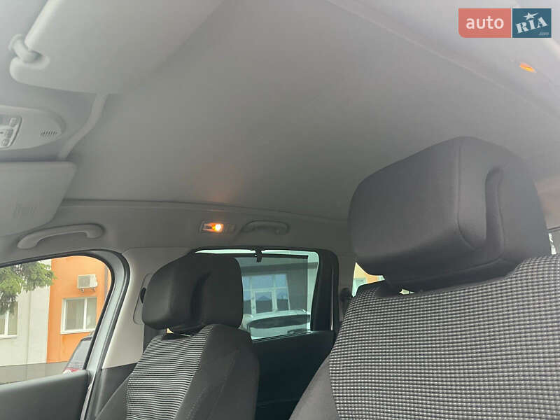Микровэн Peugeot 5008 2011 в Ровно