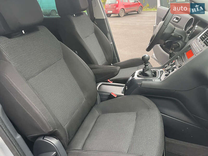 Микровэн Peugeot 5008 2011 в Ровно