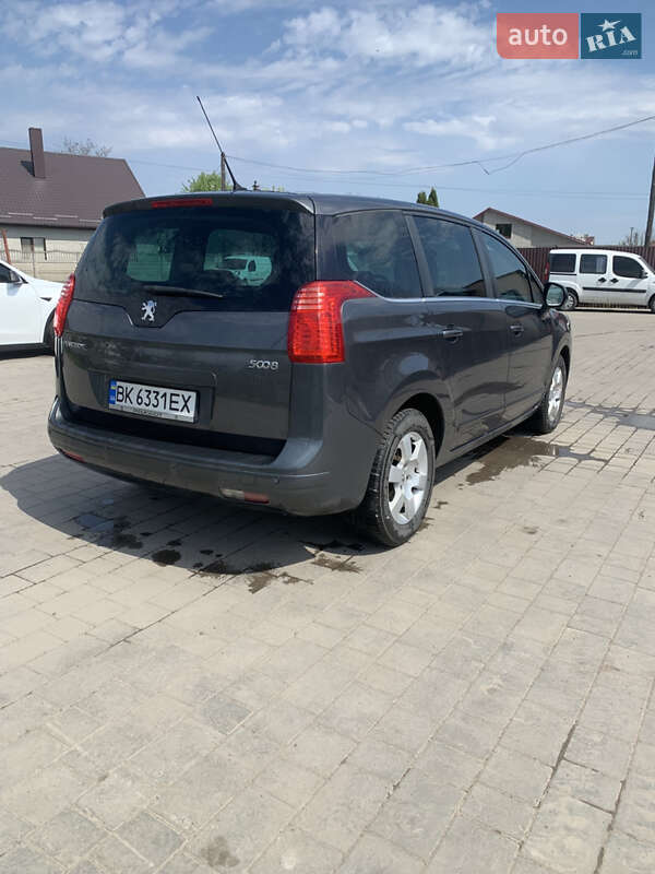 Микровэн Peugeot 5008 2010 в Ровно фото 4 Микровэн Peugeot 5008 2010 в Ровно
