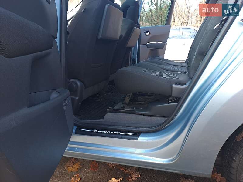 Микровэн Peugeot 5008 2010 в Львове фото 15 Микровэн Peugeot 5008 2010 в Львове
