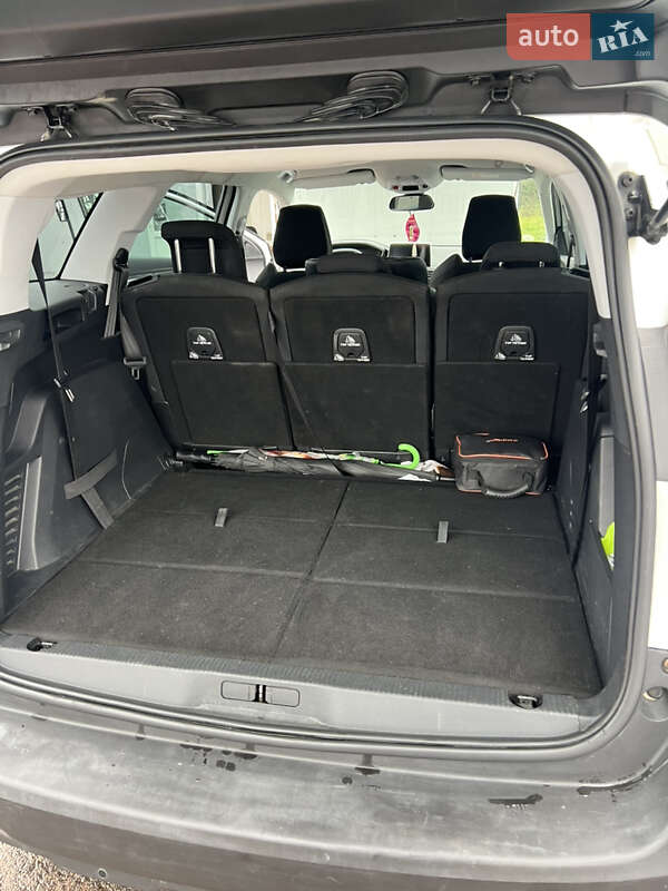 Внедорожник / Кроссовер Peugeot 5008 2017 в Ужгороде фото 19 Внедорожник / Кроссовер Peugeot 5008 2017 в Ужгороде