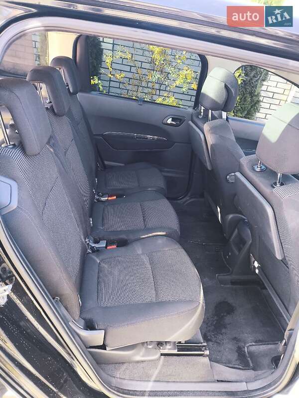 Микровэн Peugeot 5008 2009 в Виннице