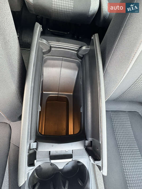 Внедорожник / Кроссовер Peugeot 5008 2020 в Львове фото 68 Внедорожник / Кроссовер Peugeot 5008 2020 в Львове