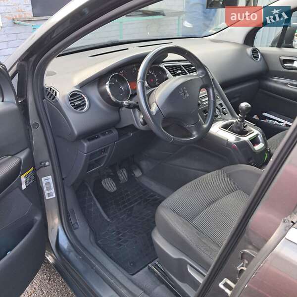 Микровэн Peugeot 5008 2010 в Виннице