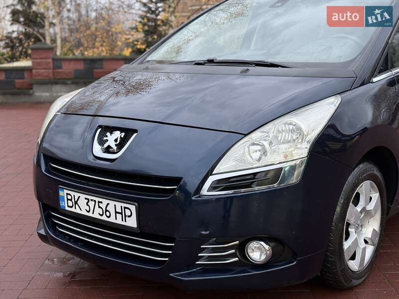 Мікровен Peugeot 5008 2011 в Рівному