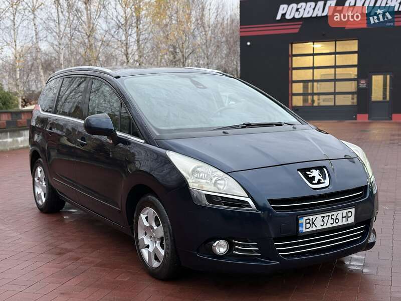 Мікровен Peugeot 5008 2011 в Рівному