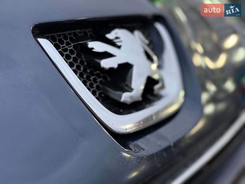 Мікровен Peugeot 5008 2011 в Рівному