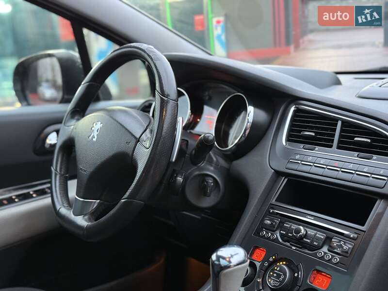 Мікровен Peugeot 5008 2011 в Рівному