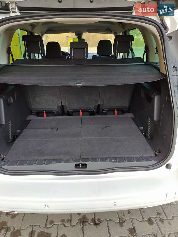 Микровэн Peugeot 5008 2016 в Дубно