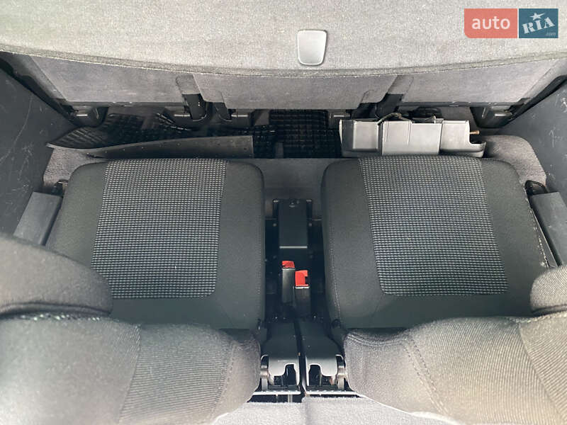 Микровэн Peugeot 5008 2010 в Нововолынске фото 13 Микровэн Peugeot 5008 2010 в Нововолынске