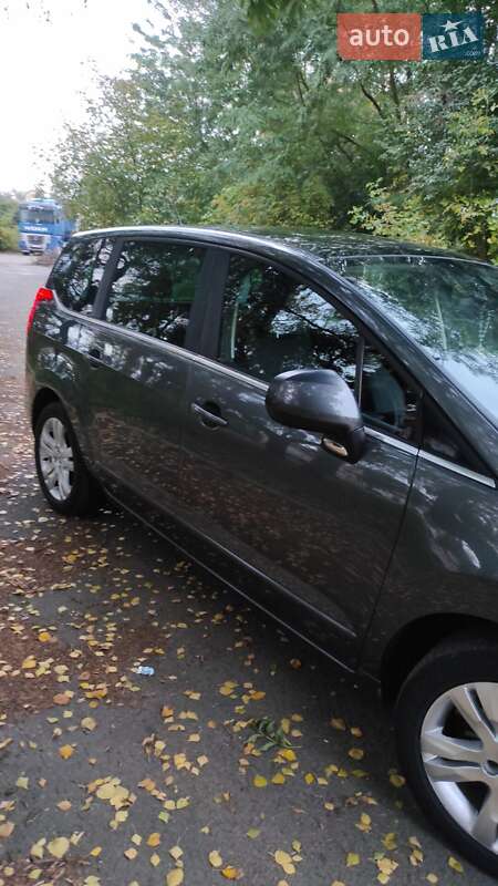 Микровэн Peugeot 5008 2009 в Радивилове