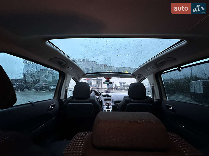 Микровэн Peugeot 5008 2011 в Ровно