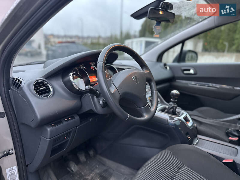 Микровэн Peugeot 5008 2011 в Ровно