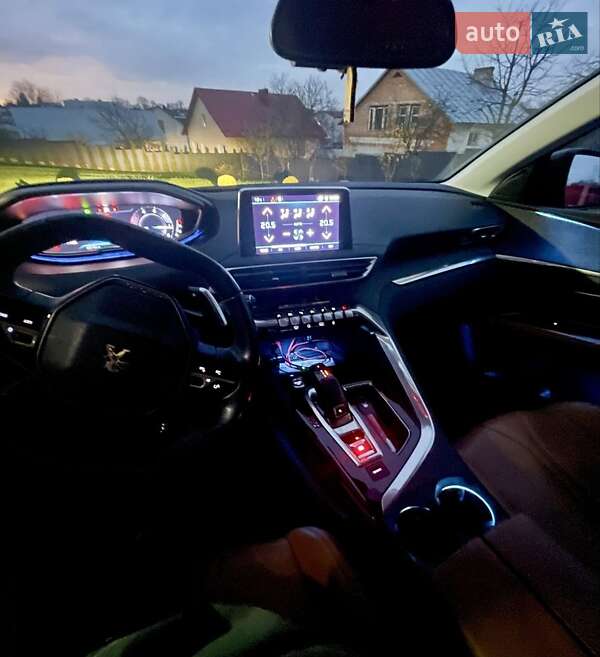 Внедорожник / Кроссовер Peugeot 5008 2017 в Тернополе