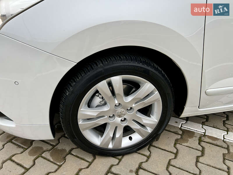 Мікровен Peugeot 5008 2011 в Івано-Франківську