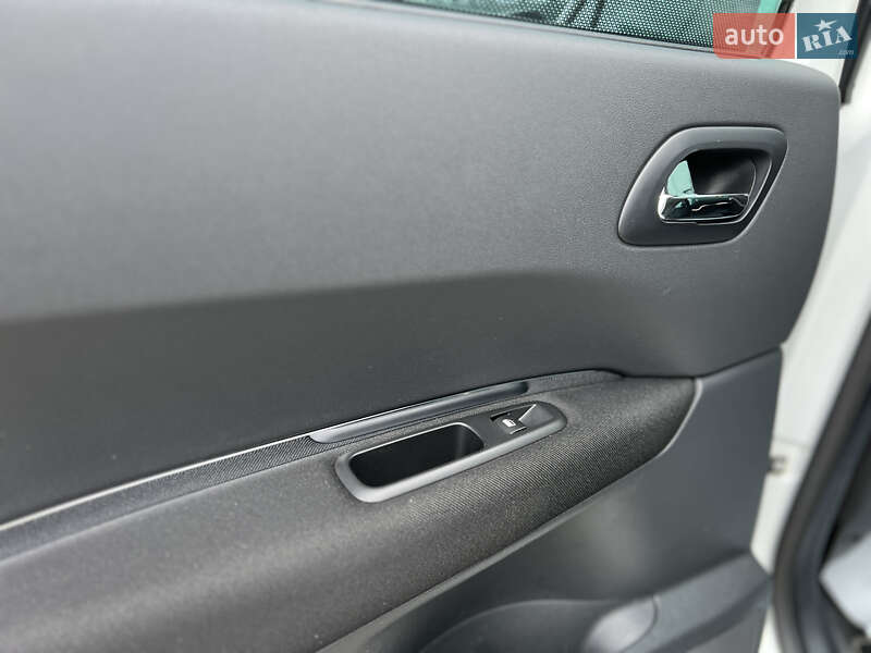 Мікровен Peugeot 5008 2011 в Івано-Франківську