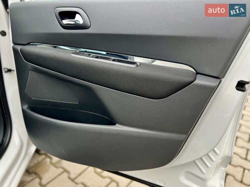 Мікровен Peugeot 5008 2011 в Івано-Франківську