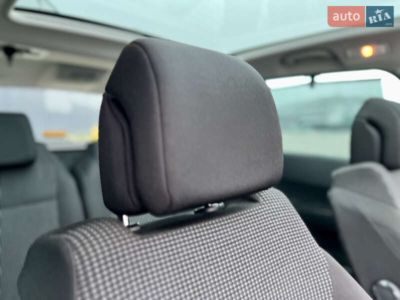 Мікровен Peugeot 5008 2011 в Івано-Франківську