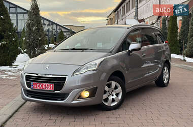 Мікровен Peugeot 5008 2015 в Стрию