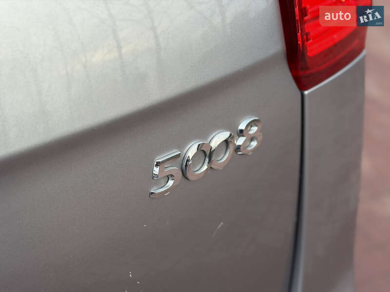 Микровэн Peugeot 5008 2015 в Ровно