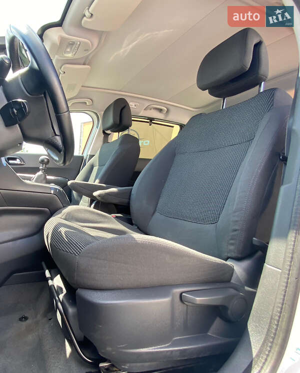 Микровэн Peugeot 5008 2013 в Ровно