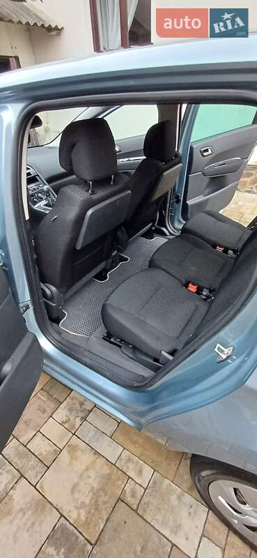 Микровэн Peugeot 5008 2011 в Калуше