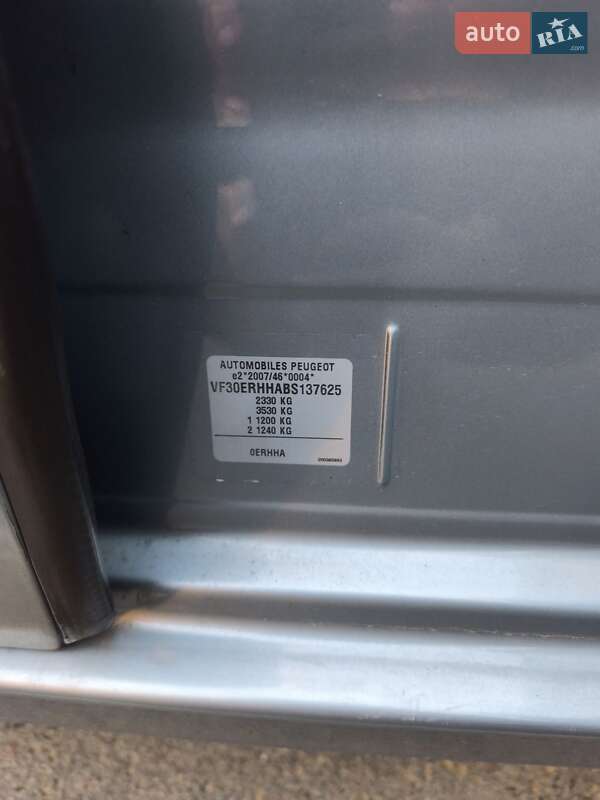 Мікровен Peugeot 5008 2011 в Щасливе