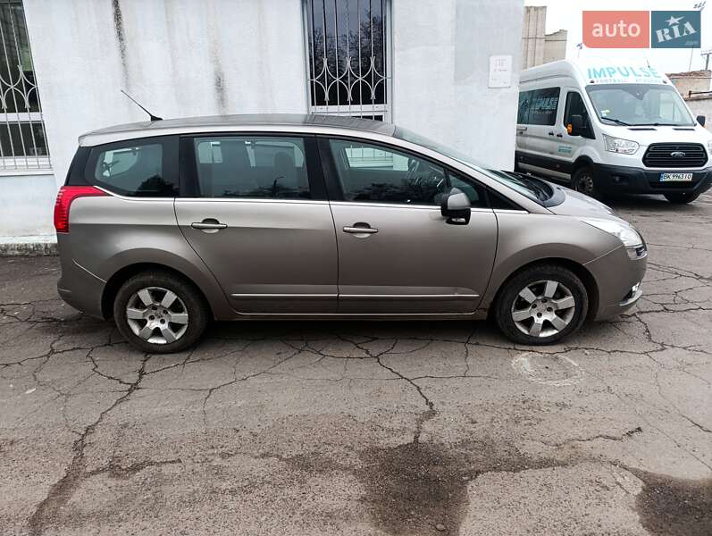 Мікровен Peugeot 5008 2010 в Рівному