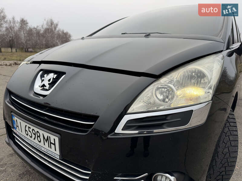 Peugeot 5008 2011