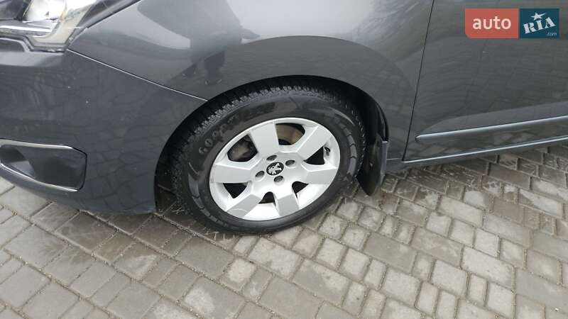 Микровэн Peugeot 5008 2014 в Виннице