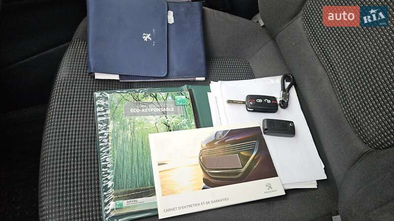 Микровэн Peugeot 5008 2014 в Виннице