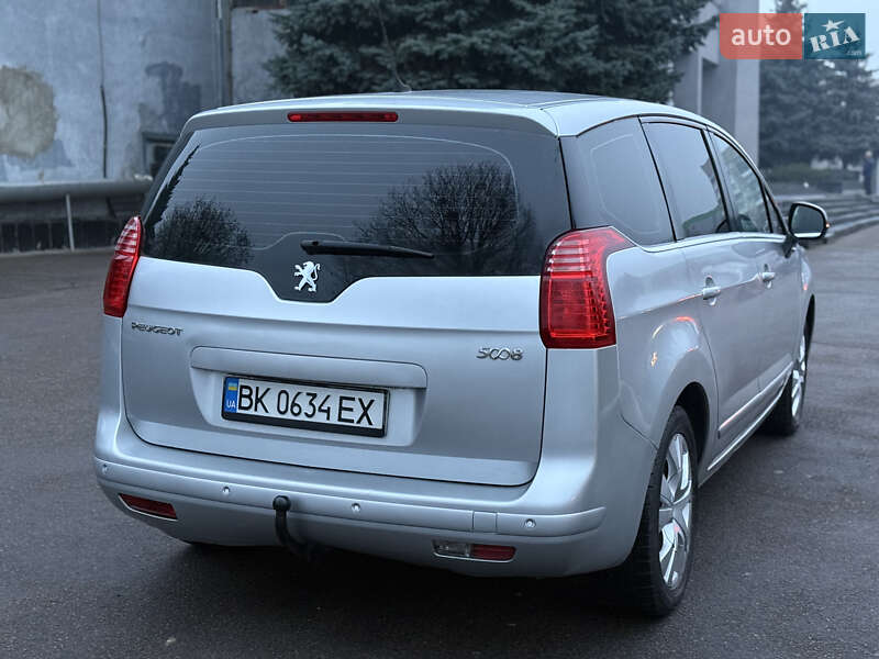 Мікровен Peugeot 5008 2010 в Рівному