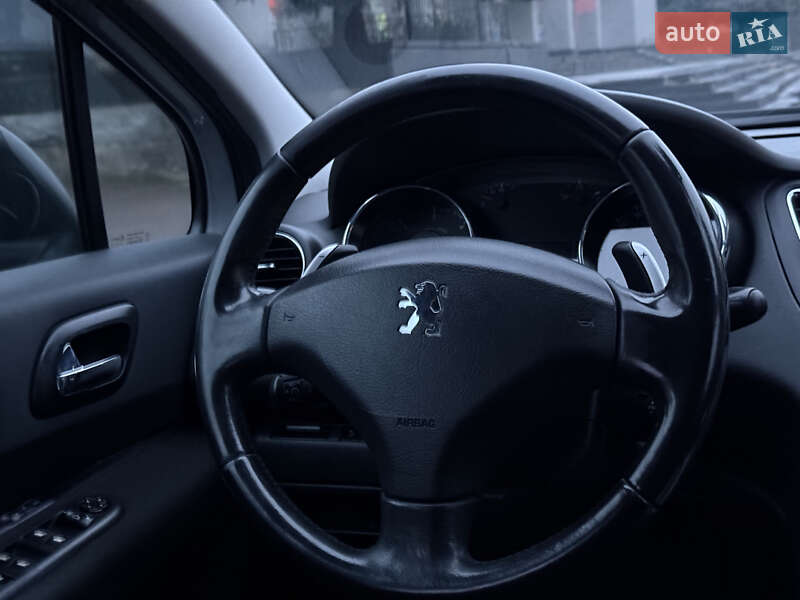 Мікровен Peugeot 5008 2010 в Рівному