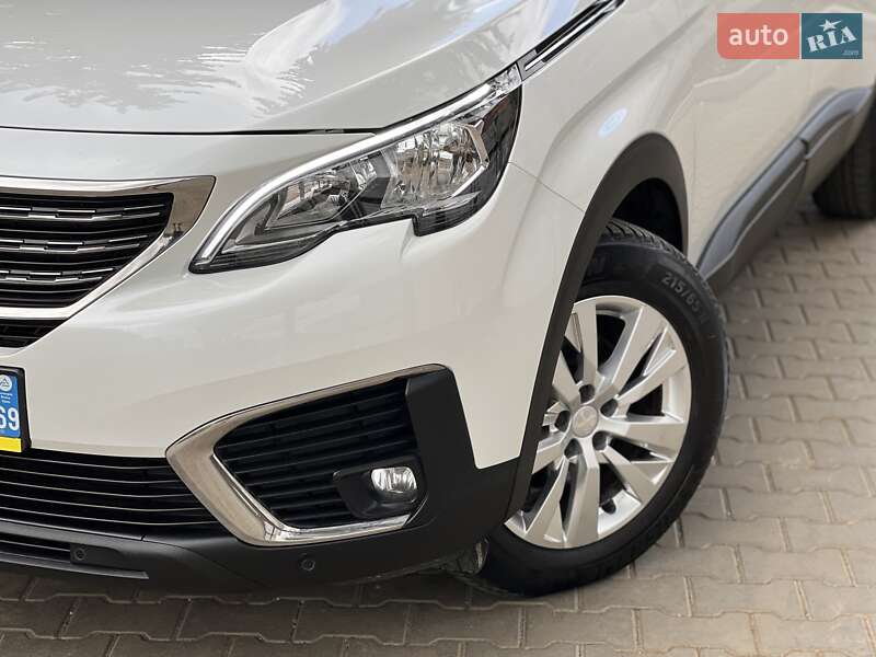 Внедорожник / Кроссовер Peugeot 5008 2019 в Львове
