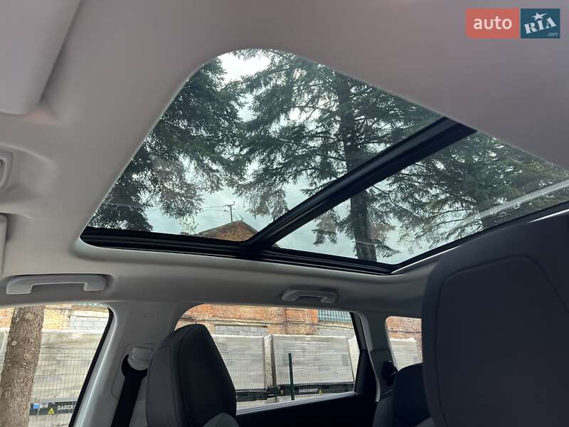 Внедорожник / Кроссовер Peugeot 5008 2019 в Львове